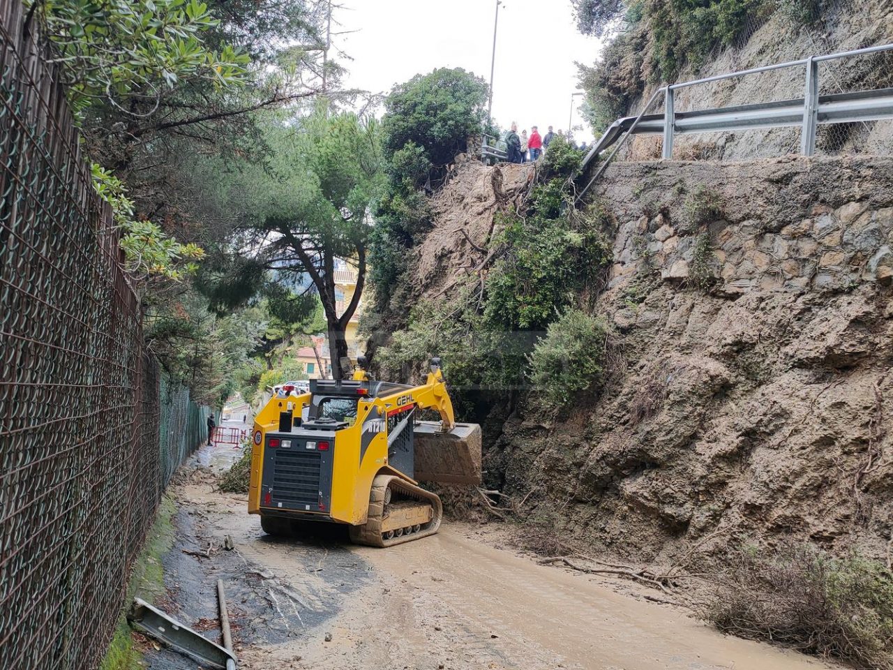 La frana di via Bandette a Ventimiglia: fotoservizio e video