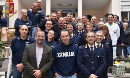 In pensione dopo 41 anno Ezio Sanguineti. La festa in Commissariato