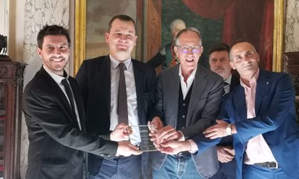 Il sindaco Biancheri premiato da Louis Vuitton per la lotta alla contraffazione