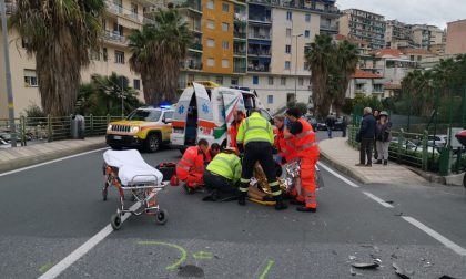 Violento scontro auto-moto a Sanremo. Giovane soccorso in codice rosso