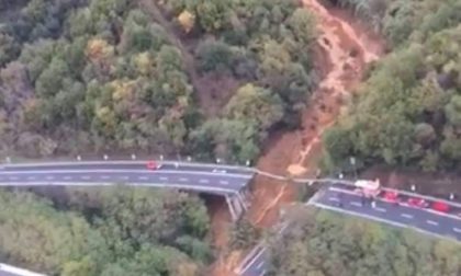 Crollo viadotto A6: la foto della frana che ha travolto l'autostrada