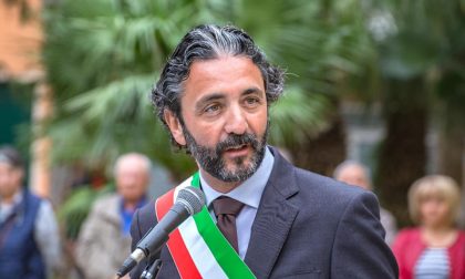 "Tutti insieme, uno sforzo straordinario. Buon Primo Maggio"