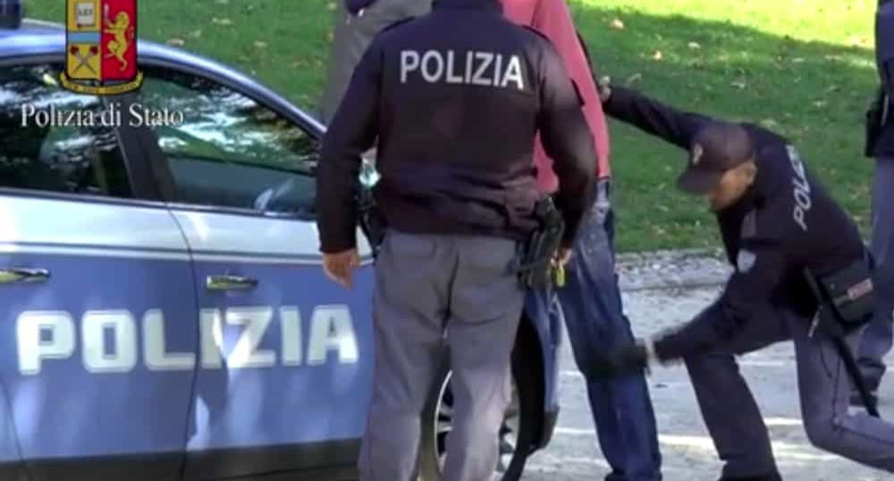 Droga e ragazze minorenni ora lo spacciatore trentenne è in carcere
