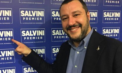 Uova e carta igienica contro Matteo Salvini, l'esultanza dopo l'assoluzione