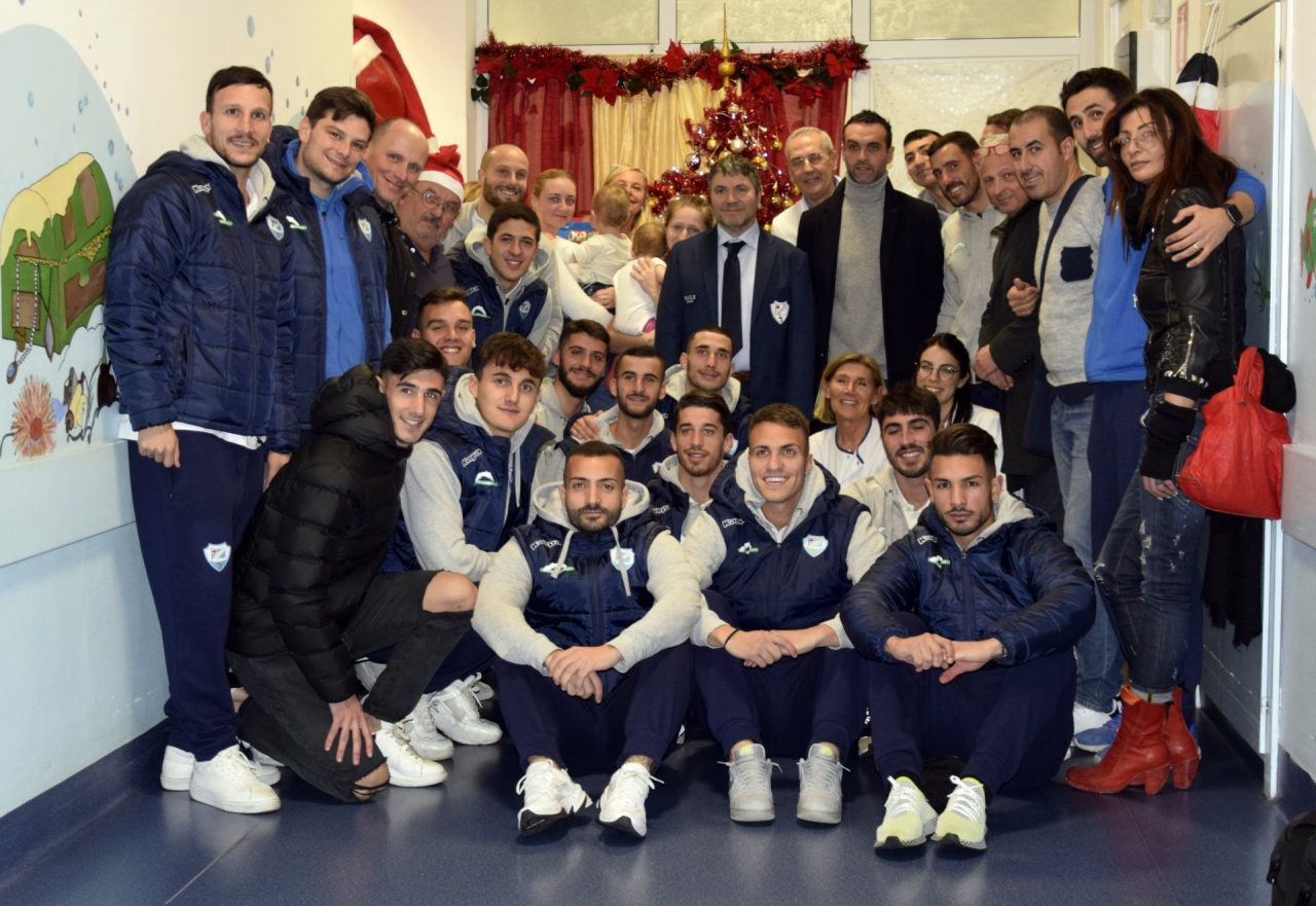 Sanremese Calcio porta doni ai bambini ricoverati in Pediatria al Borea