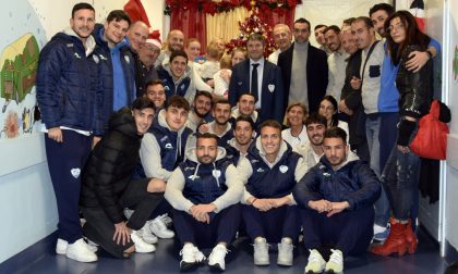 Sanremese Calcio porta doni ai bambini ricoverati in Pediatria al Borea