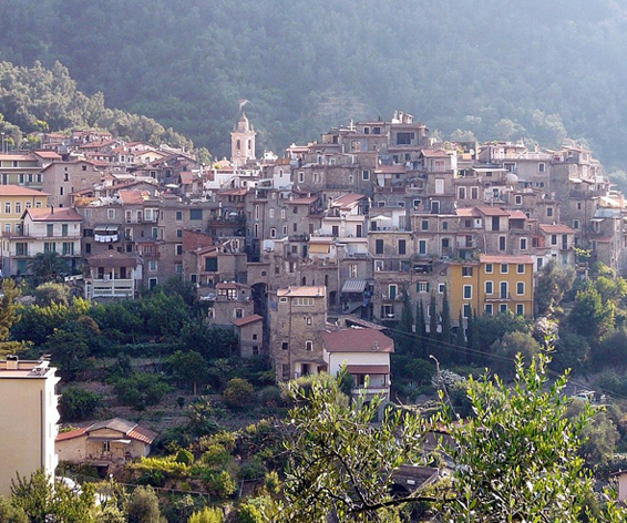 Airole dà il via agli eventi natalizi: questo weekend tutti in piazza per addobbare il paese