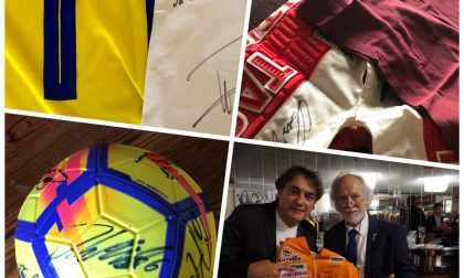 Una lotteria di cimeli dai calciatori e leggende dello sport