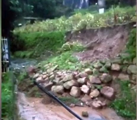 Ventimiglia: scende frana, 6 famiglie parzialmente isolate. Video