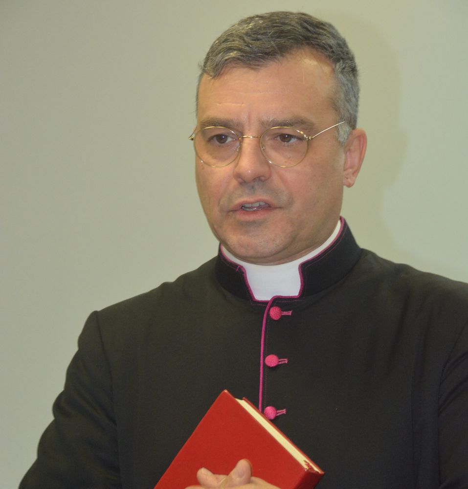 Monsignore Ennio Bezzone_02