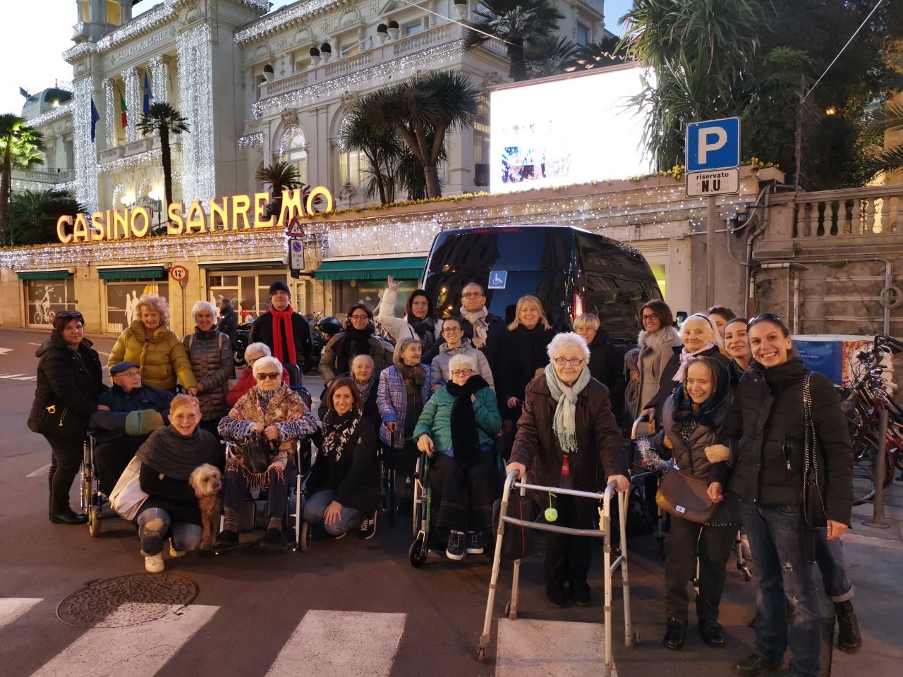 Giornata di shopping natalizio per gli ospiti della residenza Franchiolo