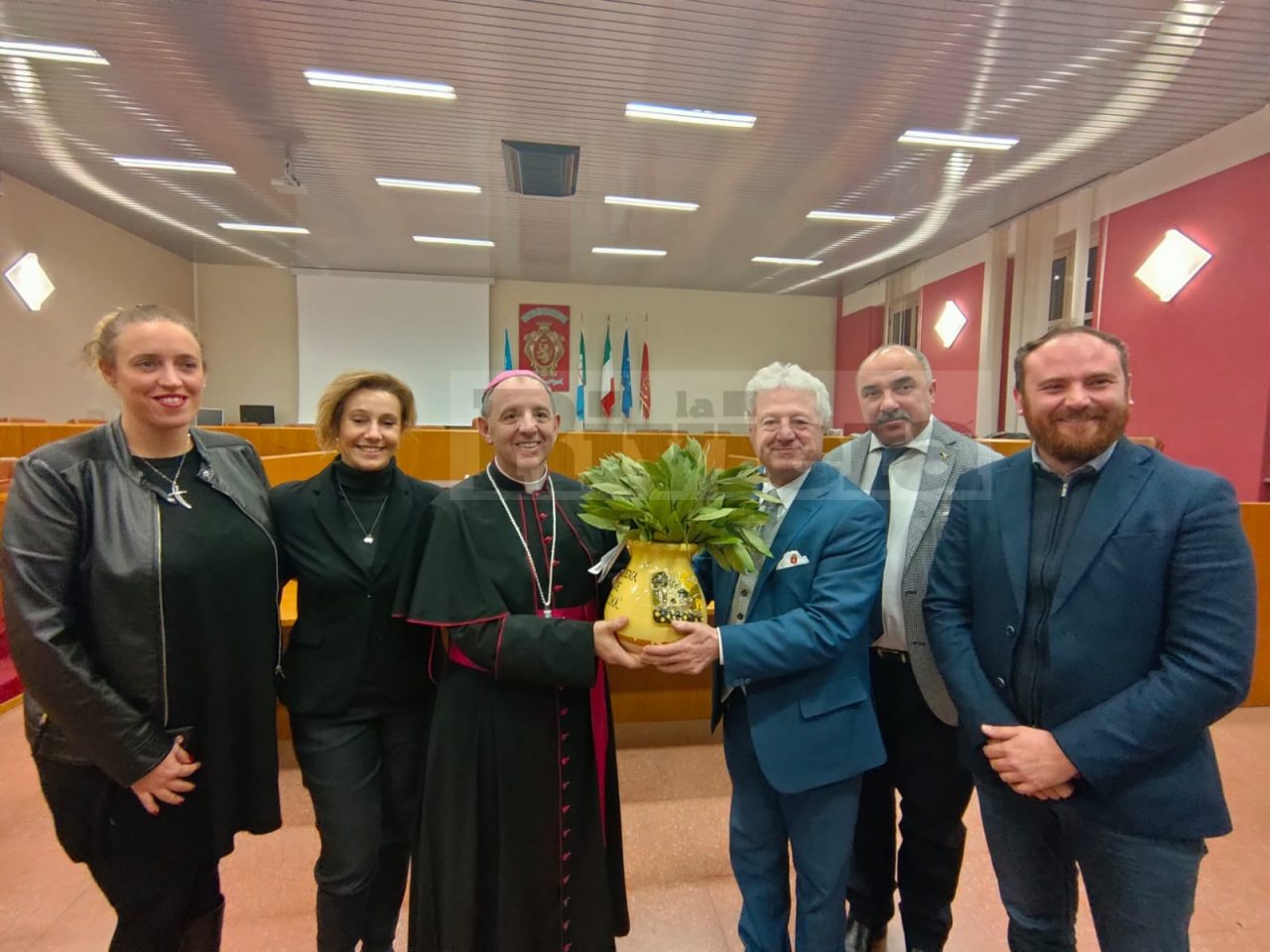 Ventimiglia: consegnata la Strena de deinà al sindaco Scullino