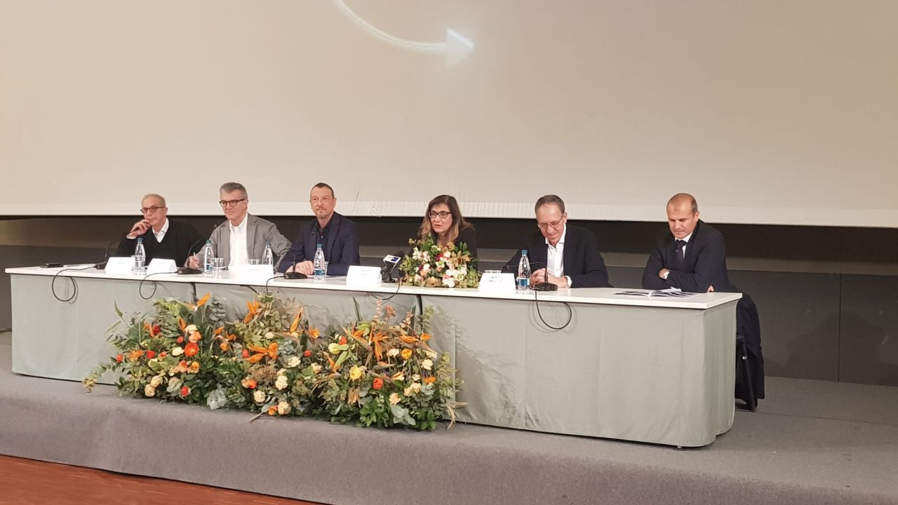 Amadeus presenta il suo Sanremo Giovani