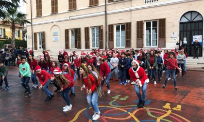 Flash mob natalizio degli studenti a Imperia