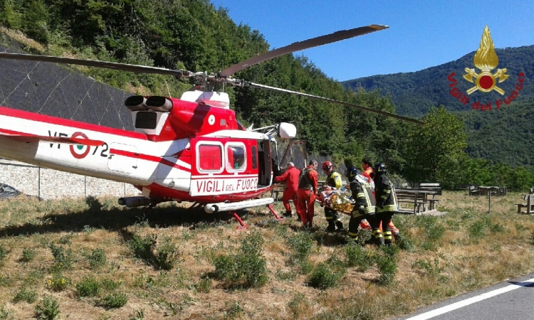 Precipita in una fascia: grave un uomo, in elicottero al Santa Corona