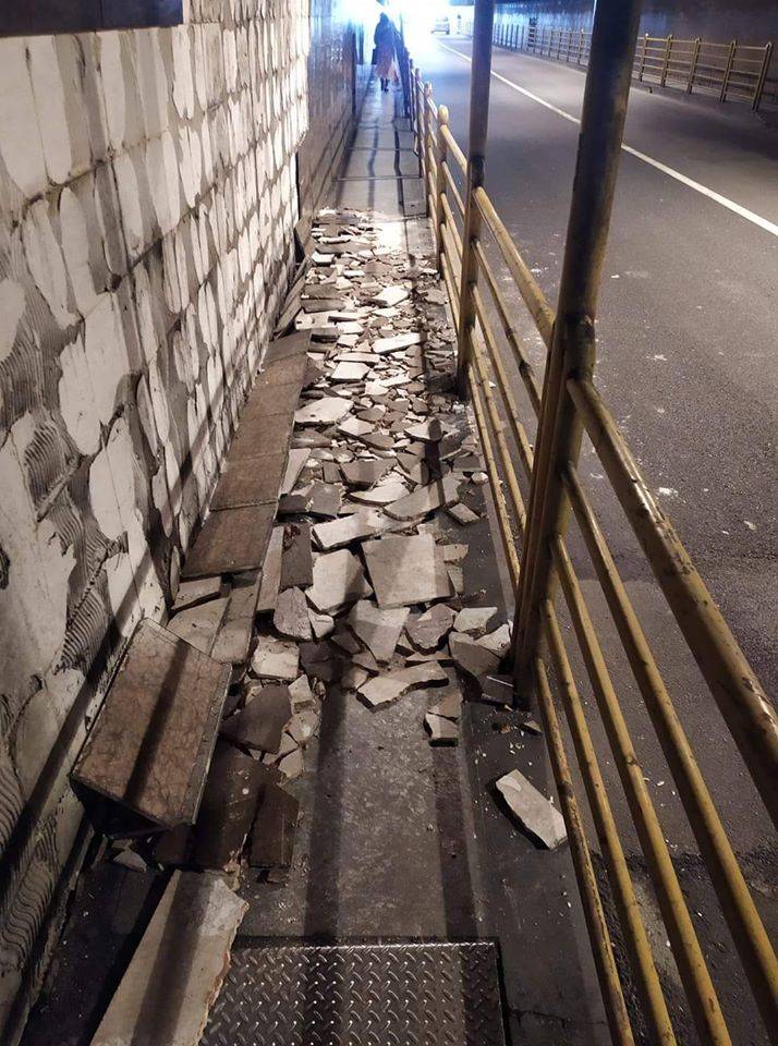 Attenzione a passare in galleria Francia a piedi