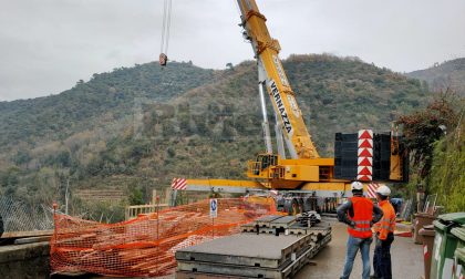 A Rocchetta è iniziata la posa del nuovo ponte