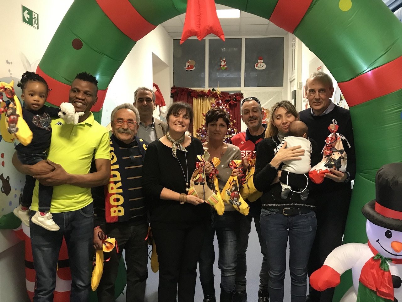La “Befana” del Genoa Club Bordighera in Pediatria