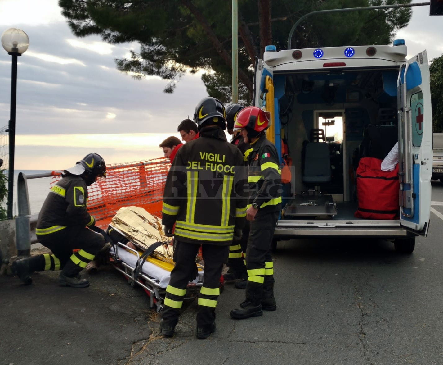 Ferito crollo ramo vento alberto via Padre Semeria incidente scooter_03
