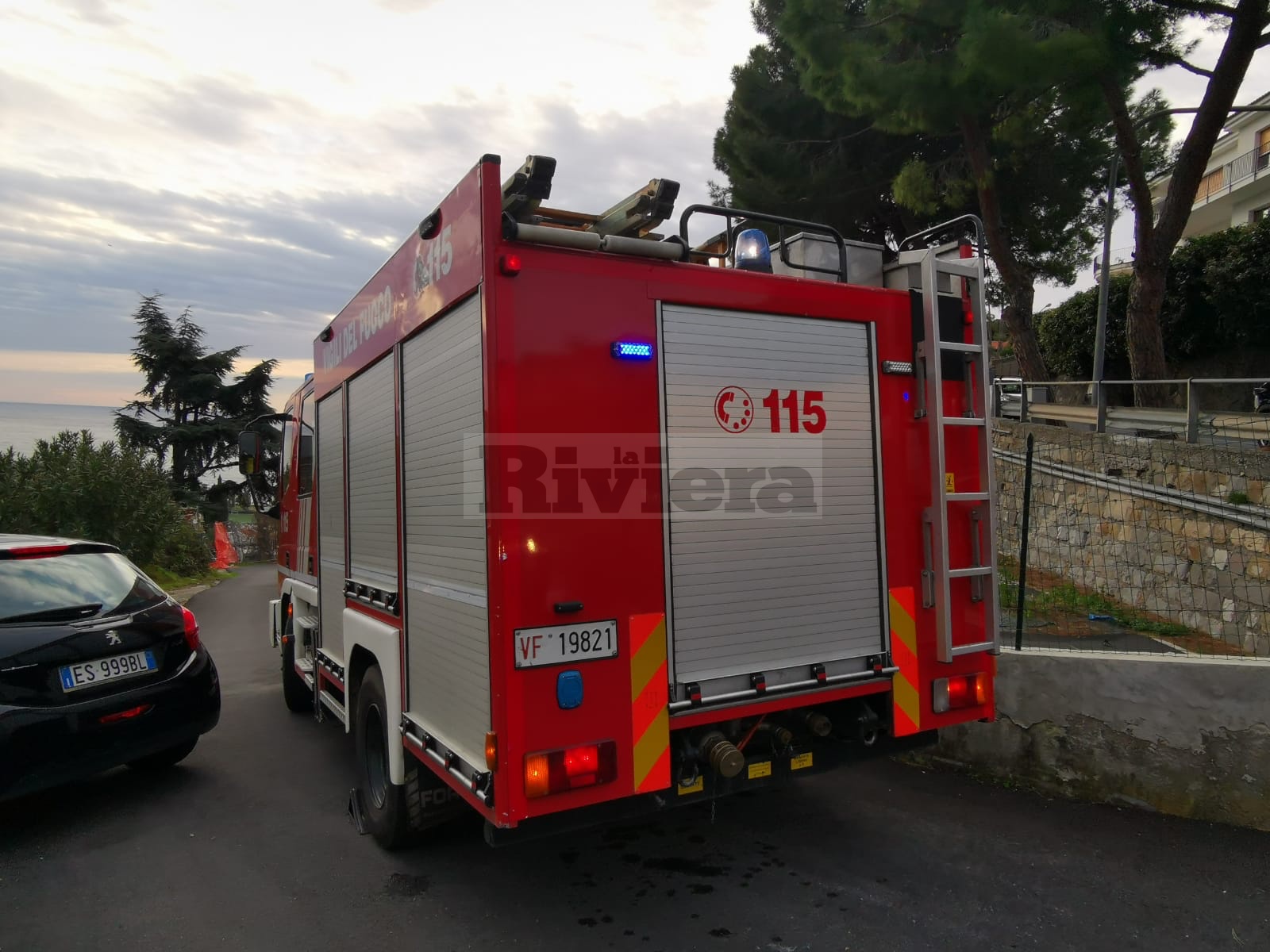 Ferito crollo ramo vento alberto via Padre Semeria incidente scooter_07