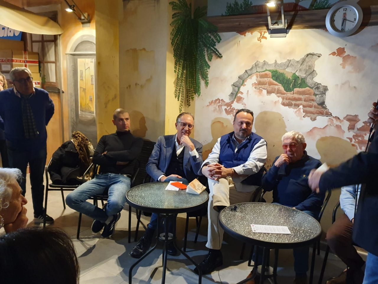 Festa a sorpresa per i 94 anni di Alfredo Schiavi