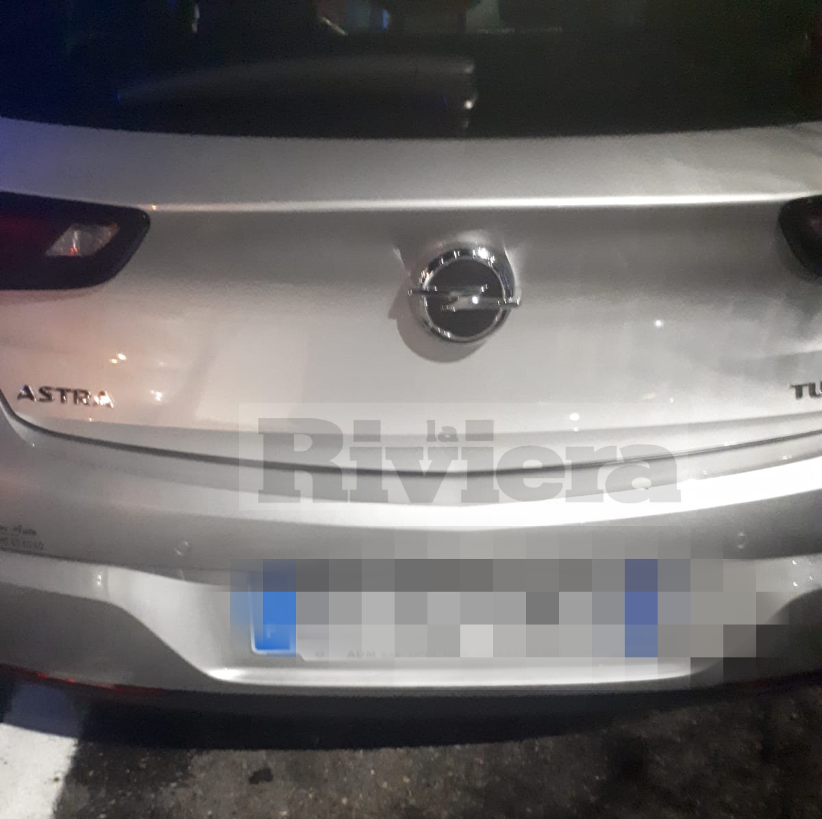 Senza benzina: abbandona auto su A10, lo trovano quasi undici ore dopo