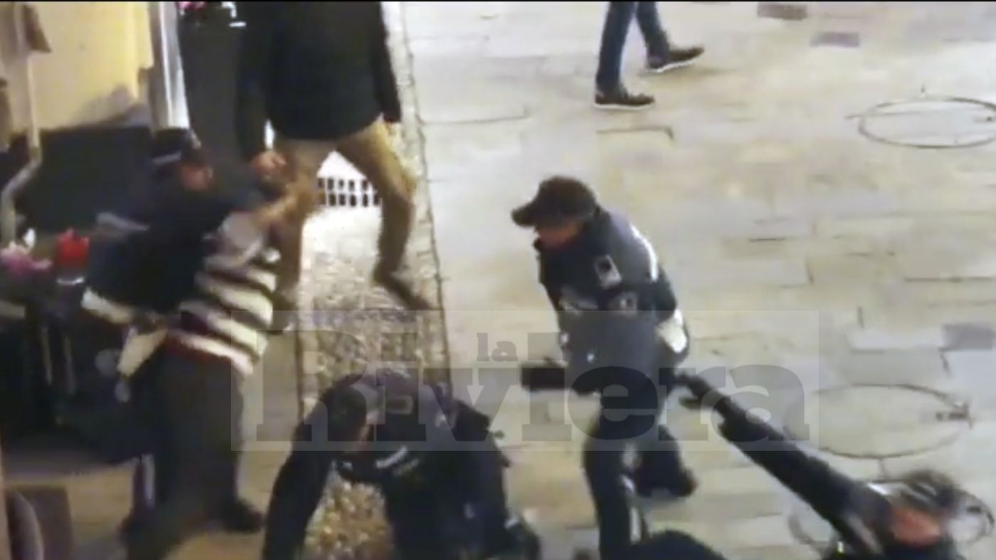 Polizia locale via Corradi cantante africano controllo_02