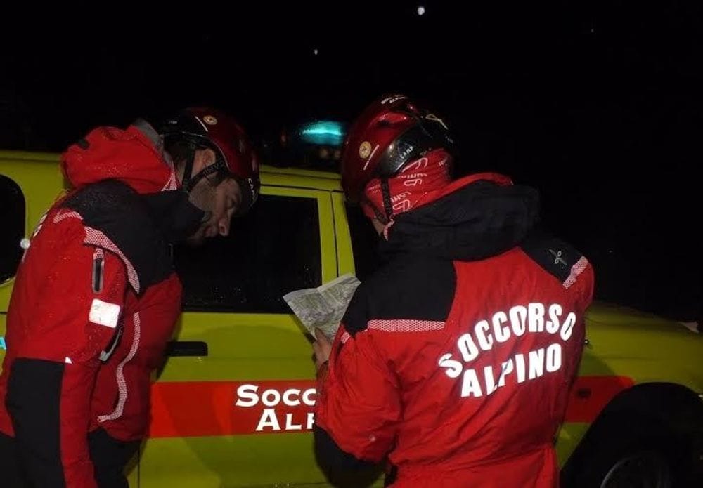 Donna di 30 anni scivola su lastra di ghiaccio sul Colle Melosa
