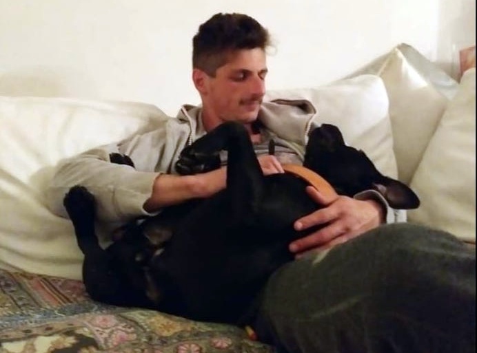 La guerra per la proprietà del cane finisce a colpi di carte bollate