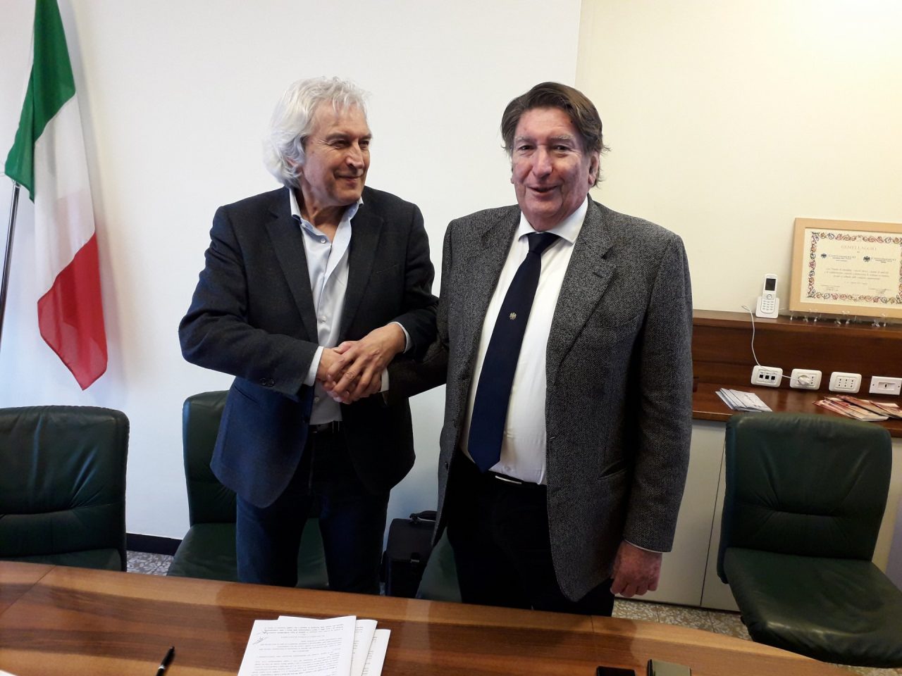 Accordo siglato tra Confcommercio e Banca Caraglio: dieci milioni di finanziamenti alle imprese della provincia di Imperia