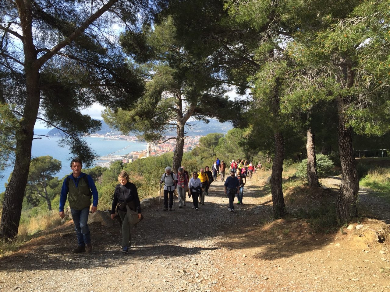 Trekking della Candera, oltre 100 partecipanti all’escursione tra i borghi