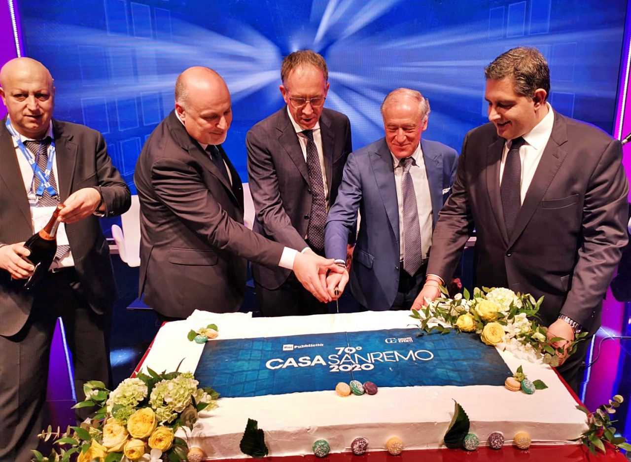 Sanremo taglia la torta per i suoi 70 anni di Festival