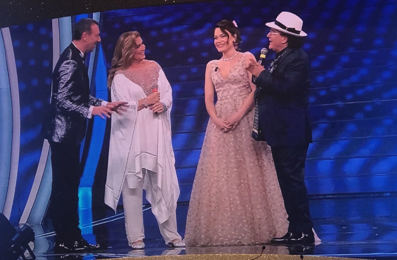“Al 70° Festival di Sanremo… i miei genitori”. Famiglia riunita all’Ariston