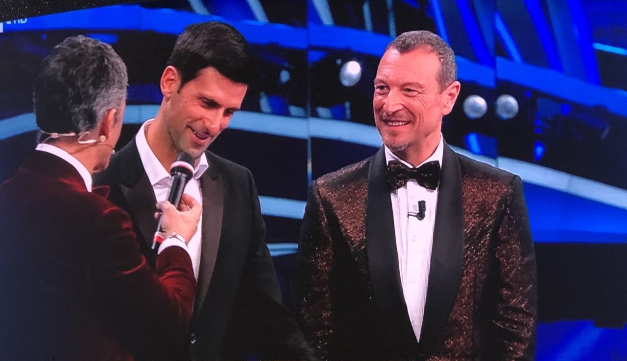 Il tennista Djokovic all’Ariston saluta Fabio Fognini: “È un fenomeno”