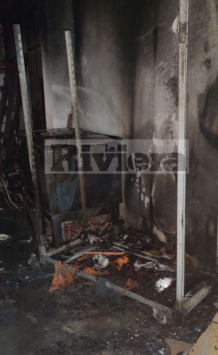 Incendio magazzino Camporosso_03