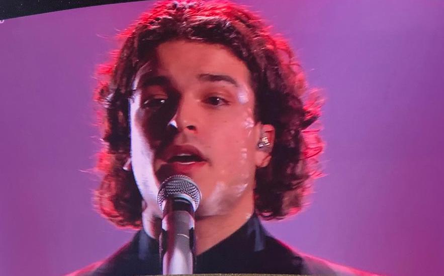 Nuove proposte, il vincitore Leo Gassmann si esibisce sul palco della finale