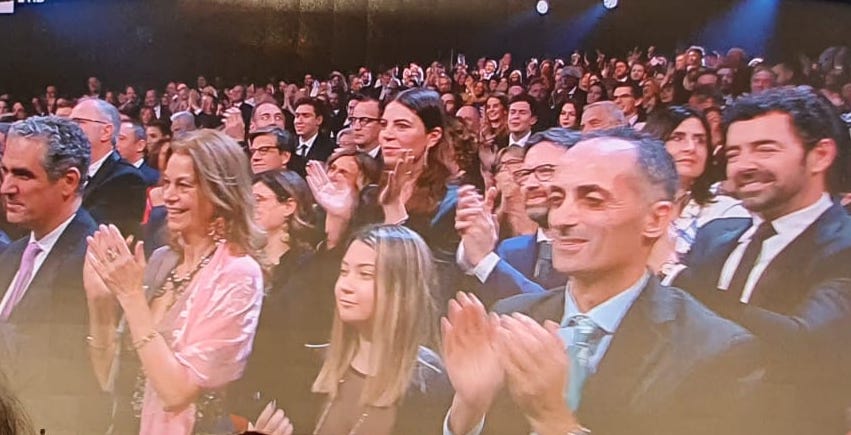 Standing ovation per Fiorello al Teatro Ariston