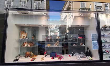 Furto con scasso dal negozio di calzature Franco di Ventimiglia