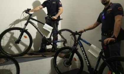 Furto scoperto per caso: 2 giovani avevano in casa 4 bici rubate la sera prima