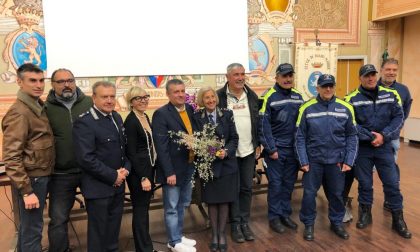 Ultimo giorno di lavoro per il comandante  Daniela Bozzano. Il saluto dei colleghi e del sindaco