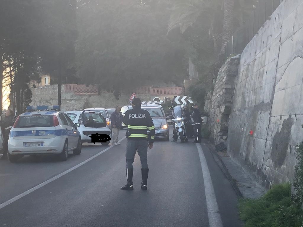 incidente imperia senza targa