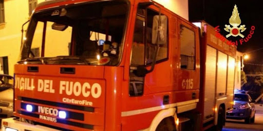 Crollano calcinacci dalla chiesa a Imperia