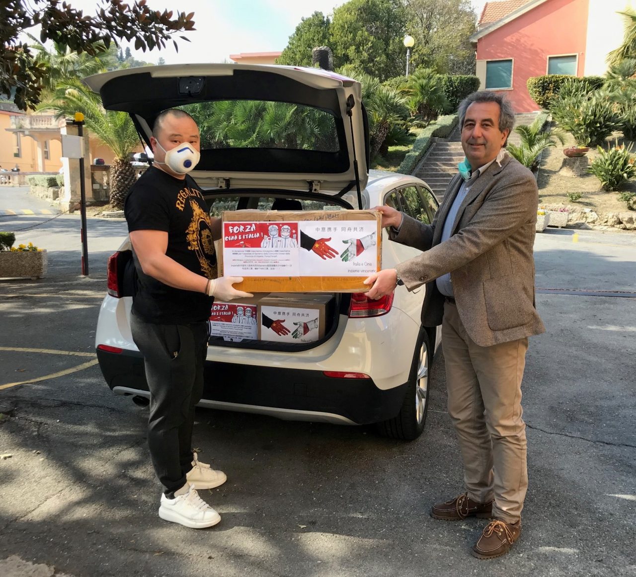 Donazione all’Asl1, la comunità cinese regala 9.300 mascherine all’Ospedale di Sanremo