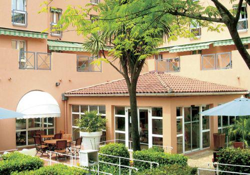 Morti 12 ospiti di una di casa riposo sopra Cannes: colpa del Coronavirus?