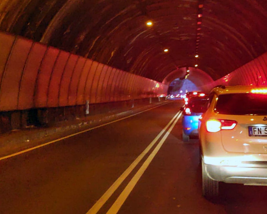 Lunghe code per entrare in Francia per il controllo delle autocertificazioni
