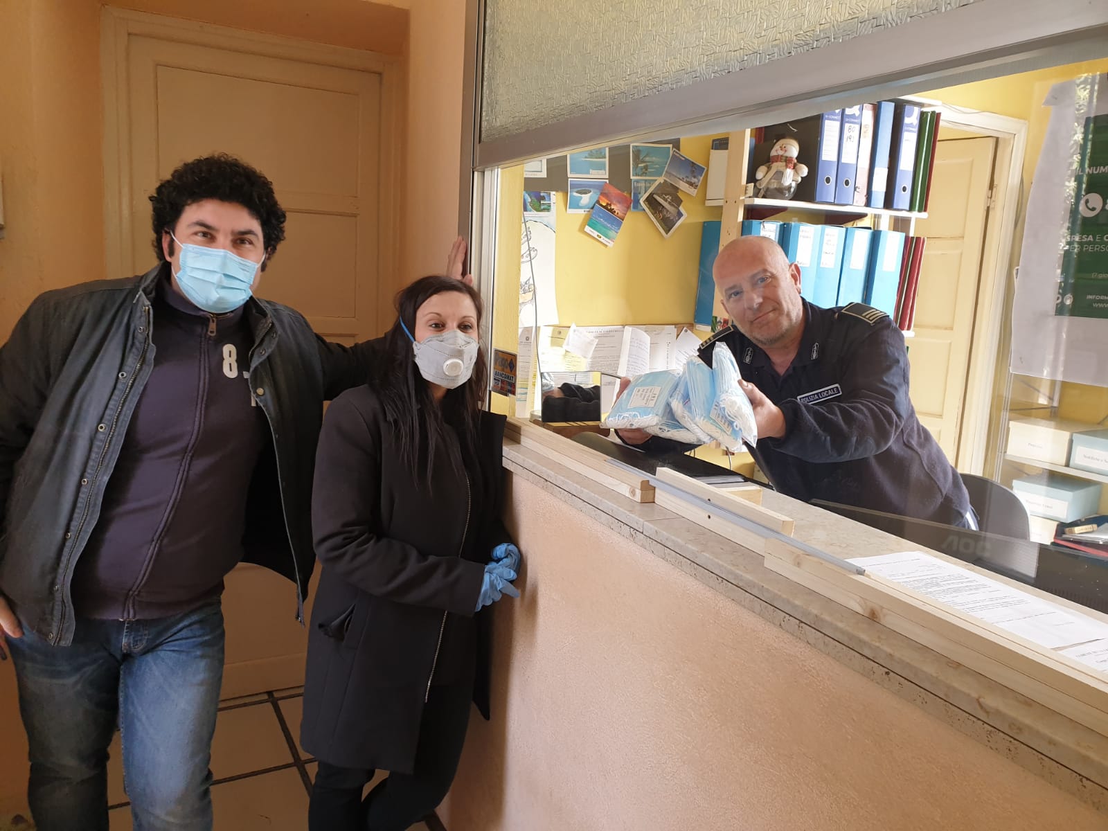 Comitato sbarco dei saraceni donazione mascherine coronavirus Vallecrosia_02