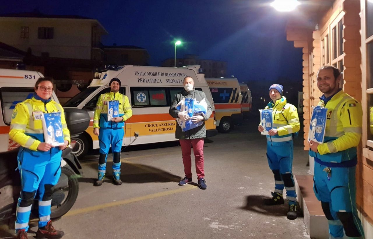 Tute ad alta protezione batteriologica donate dal consigliere Perri alla Croce Azzurra
