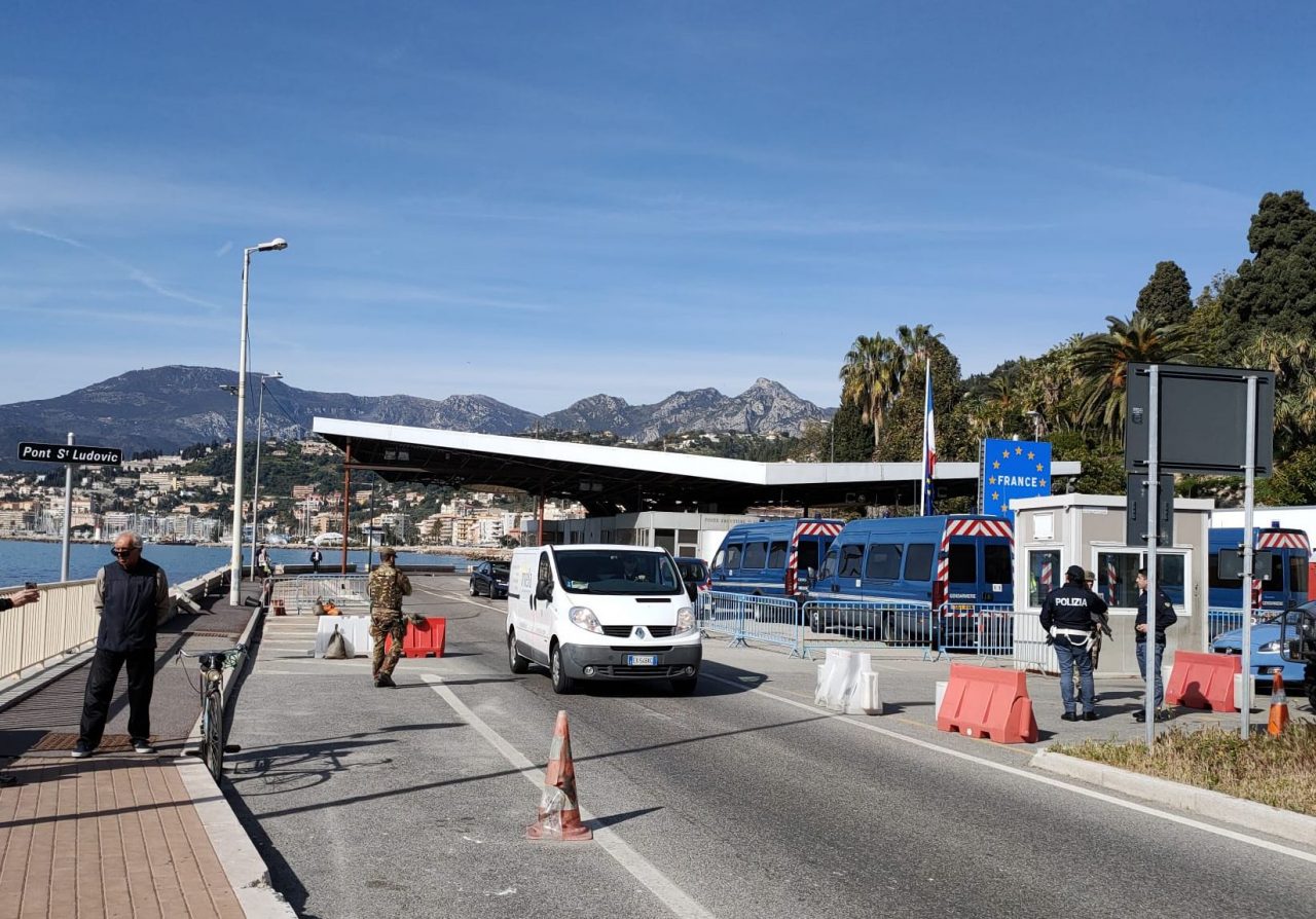 L’Italia in “zona rossa”, ma per i frontalieri non c’è alcun problema