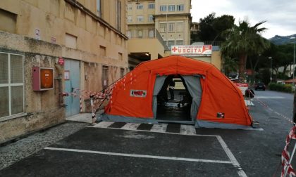 Installato il pre triage davanti al pronto soccorso di Sanremo