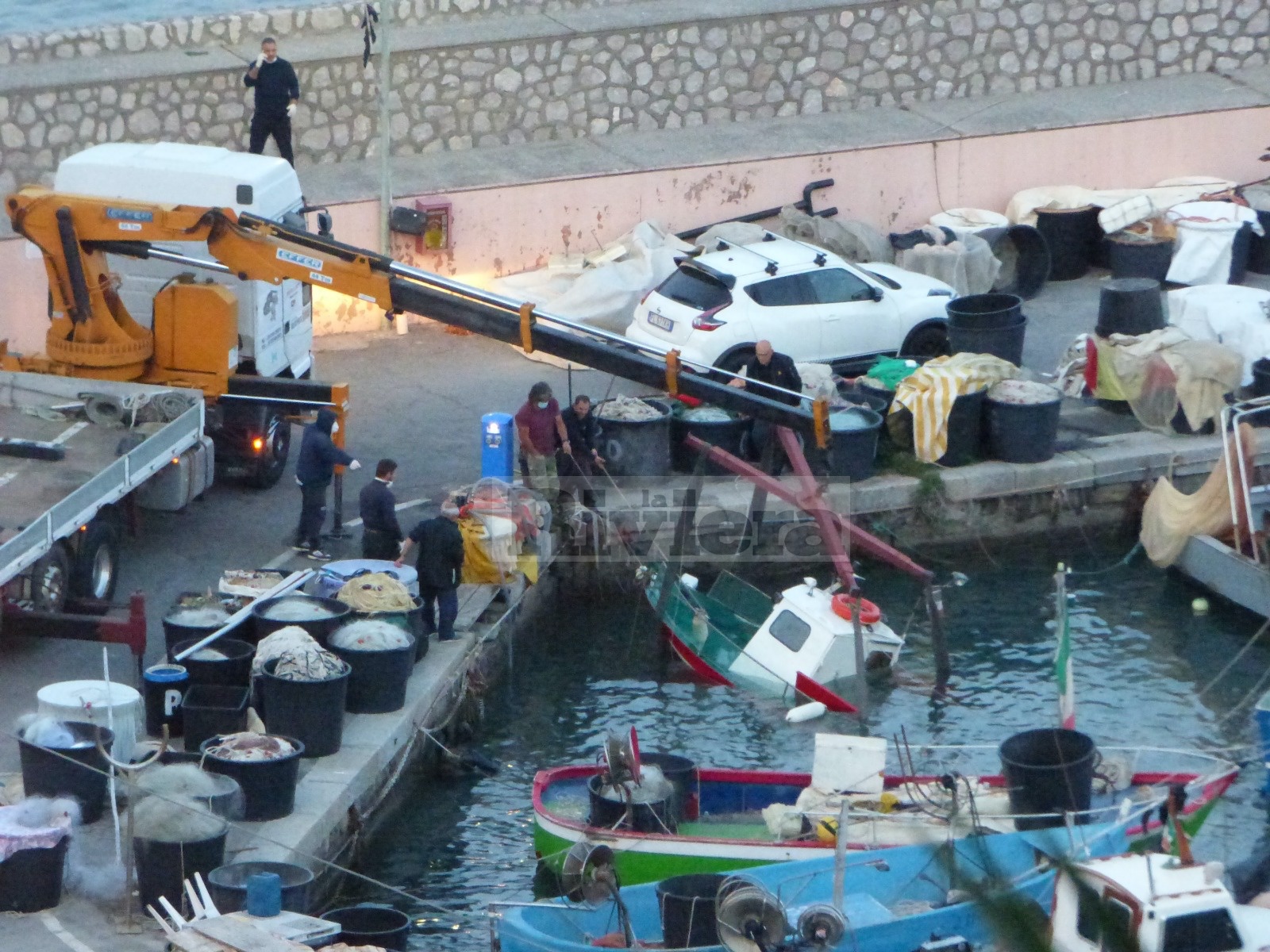 Barca Marina affondata Porto di Bordighera_03